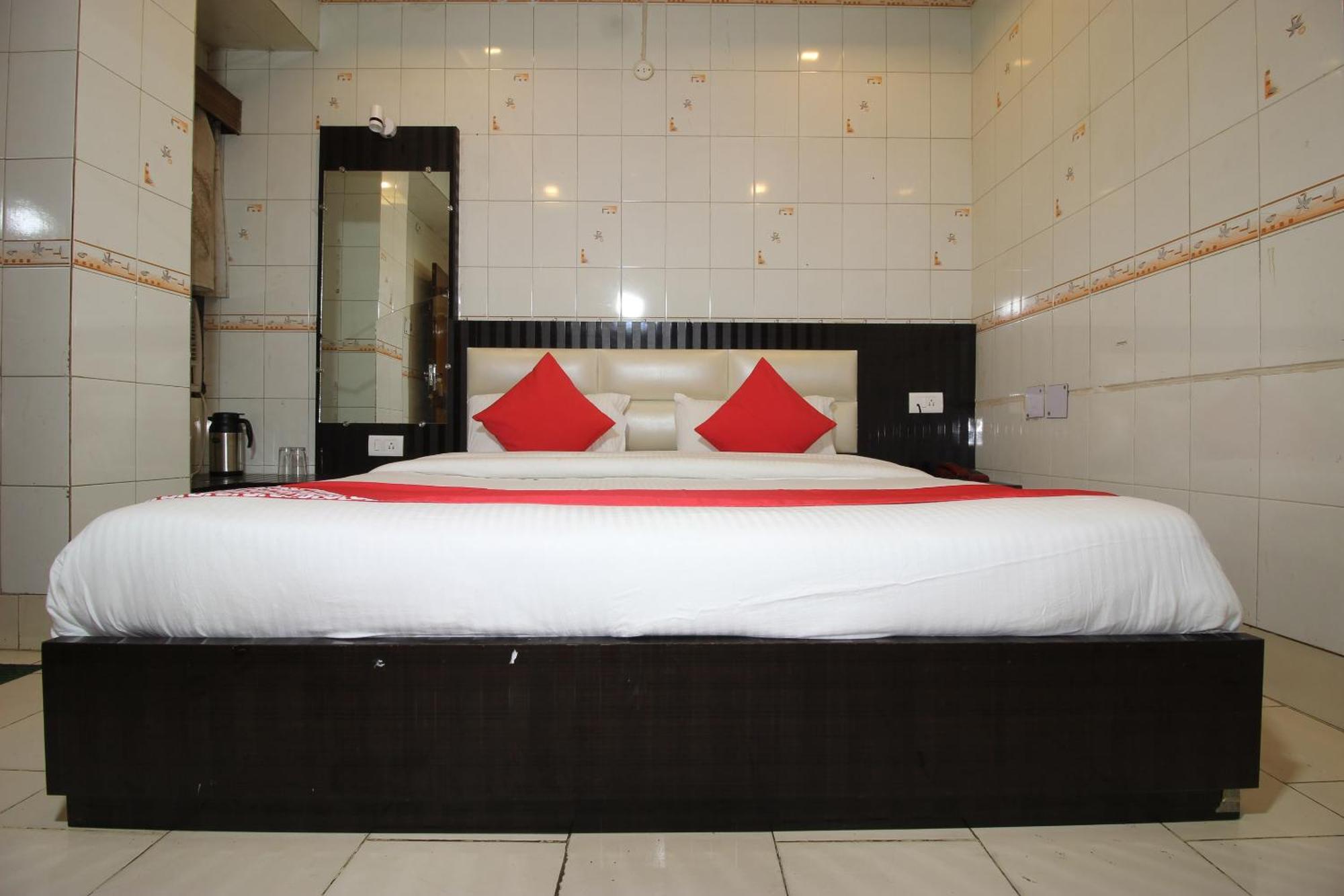 Hotel O Blue Diamond Varanasi Ngoại thất bức ảnh