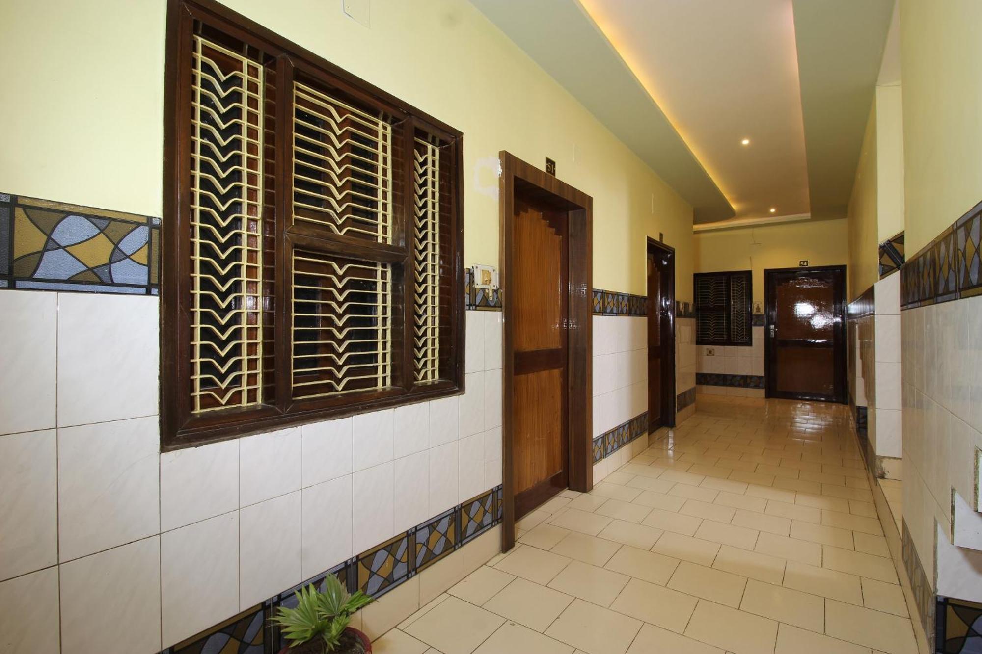 Hotel O Blue Diamond Varanasi Ngoại thất bức ảnh